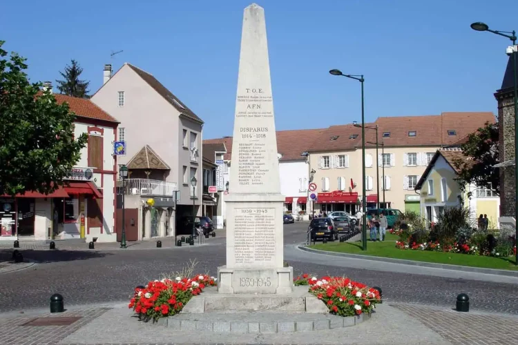 Courtier en crédit immobilier à Soisy-sous-Montmorency, monument au morts