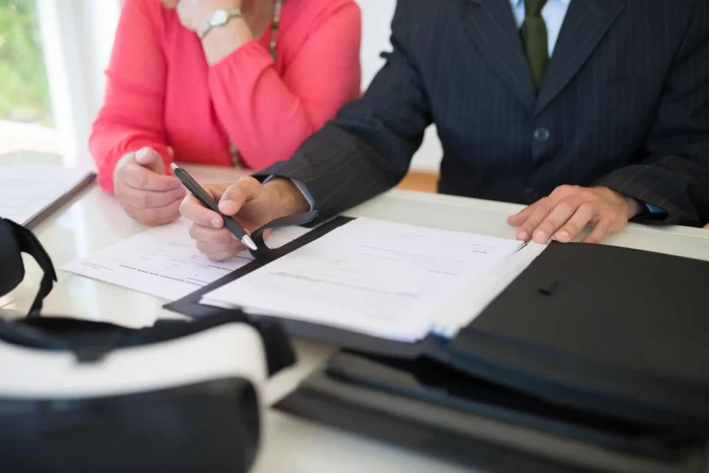 Courtier négocie avec les banques dossier crédit immobilier Val-d'Oise